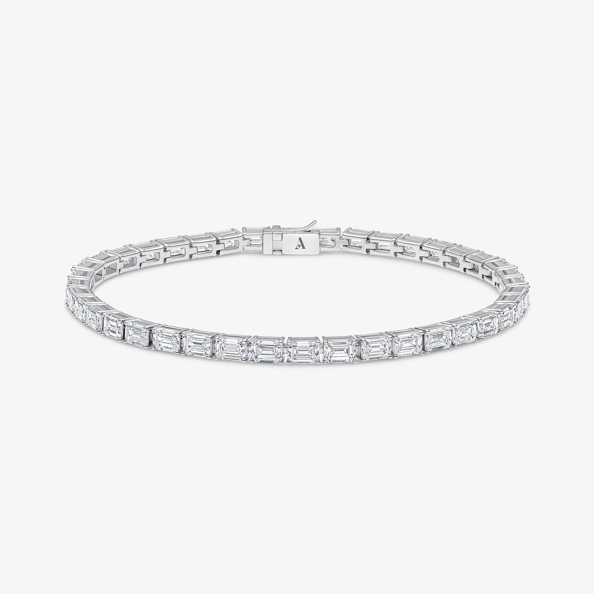 Bracelet tennis taille émeraude (sertissage horizontal)