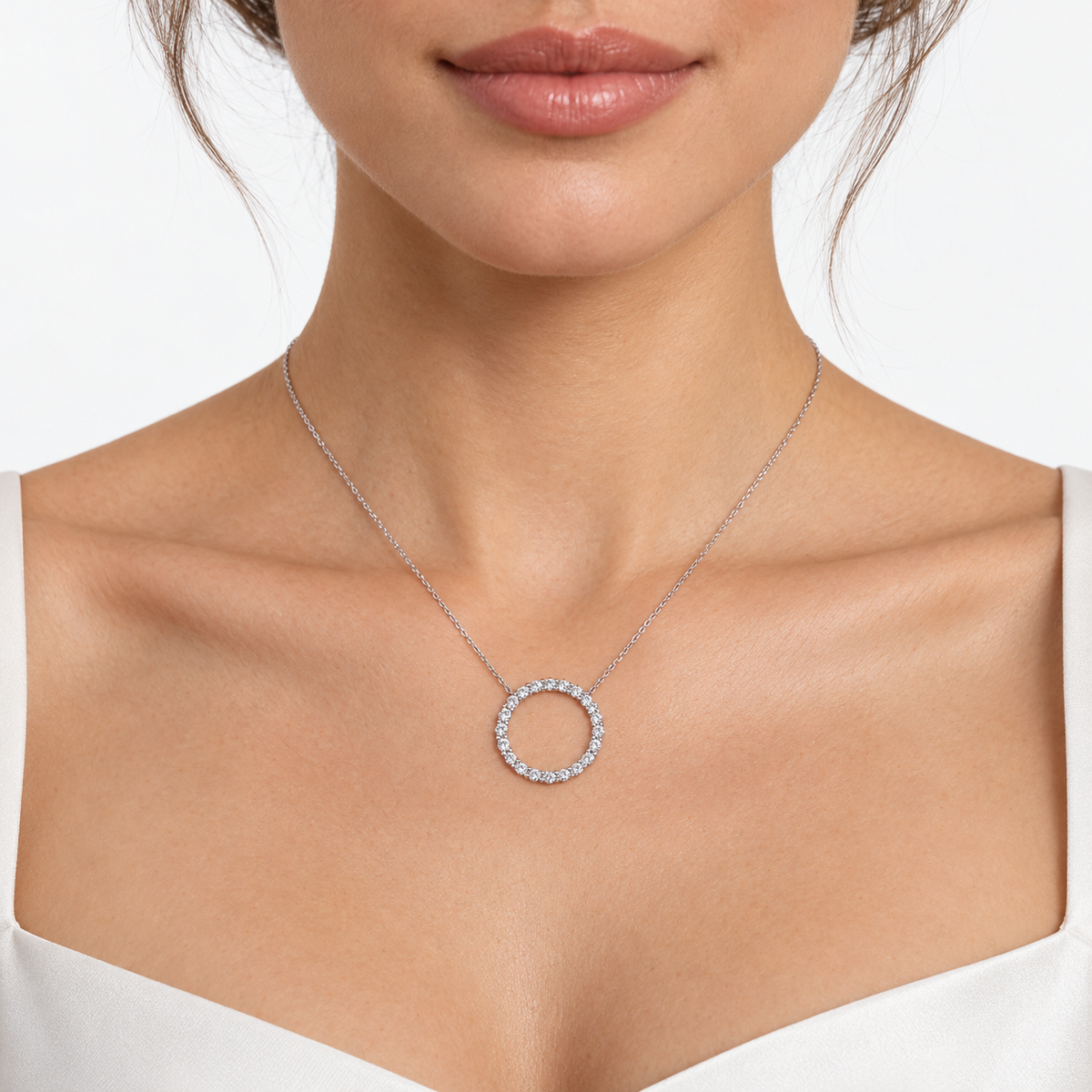 Circle Pendant 18 White Gold