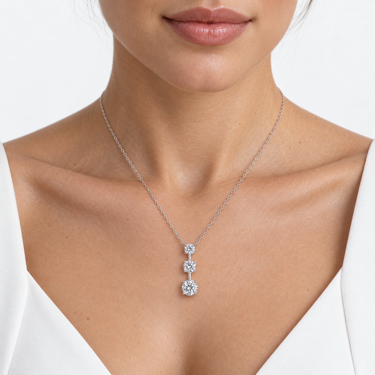 Round Brilliant Trilogy Pendant White Gold